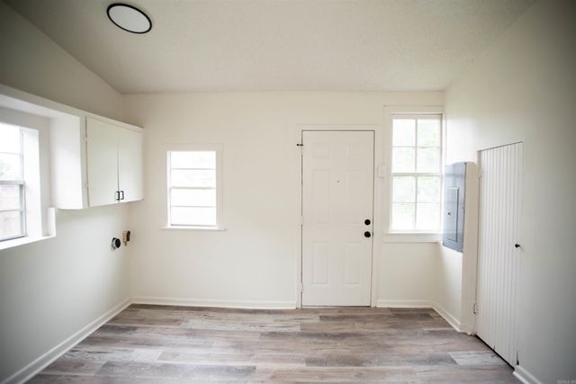 2715 S State Street, Little Rock, AR 72206