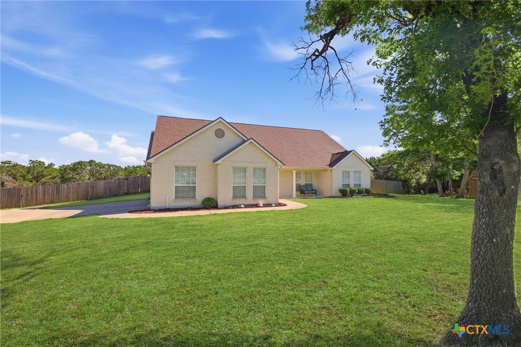 Image 1 of property listing at 71 Wrangler Drive, Belton, TX 76513
