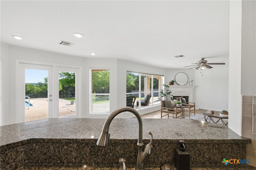 Image 11 of property listing at 71 Wrangler Drive, Belton, TX 76513