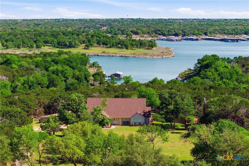 Image 3 of property listing at 71 Wrangler Drive, Belton, TX 76513