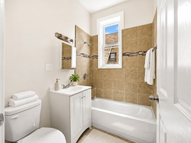 1621 S Lawndale Avenue, Chicago, IL 60623