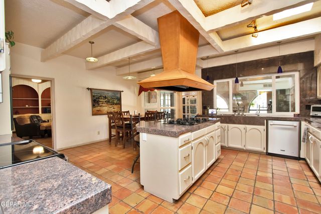 801 Camino De Paz Court, El Paso, TX 79922