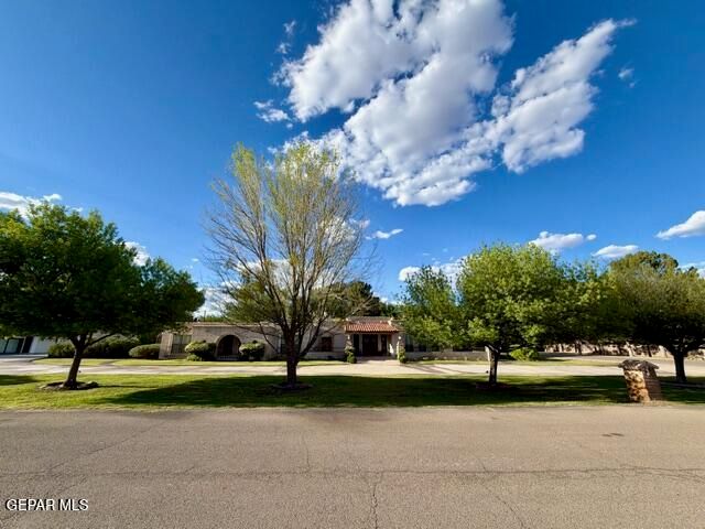 801 Camino De Paz Court, El Paso, TX 79922