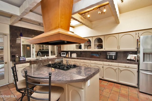 801 Camino De Paz Court, El Paso, TX 79922