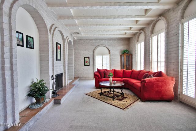 801 Camino De Paz Court, El Paso, TX 79922