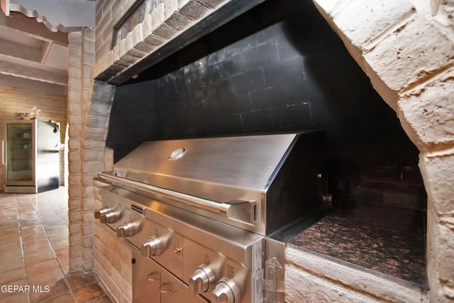 801 Camino De Paz Court, El Paso, TX 79922