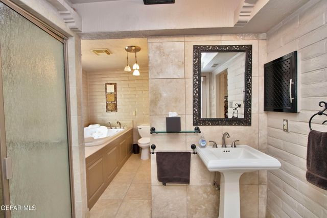 801 Camino De Paz Court, El Paso, TX 79922