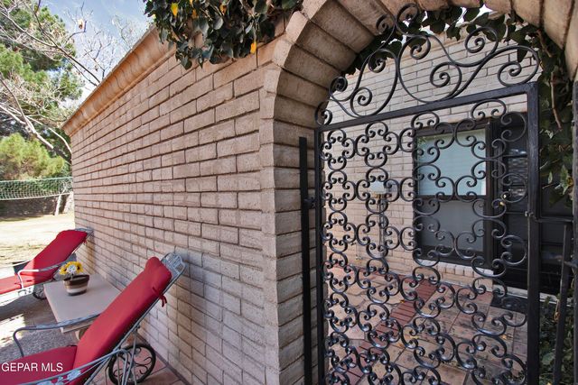 801 Camino De Paz Court, El Paso, TX 79922