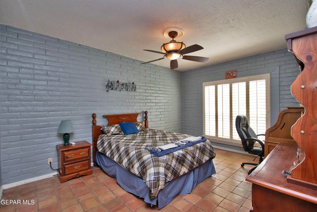 801 Camino De Paz Court, El Paso, TX 79922