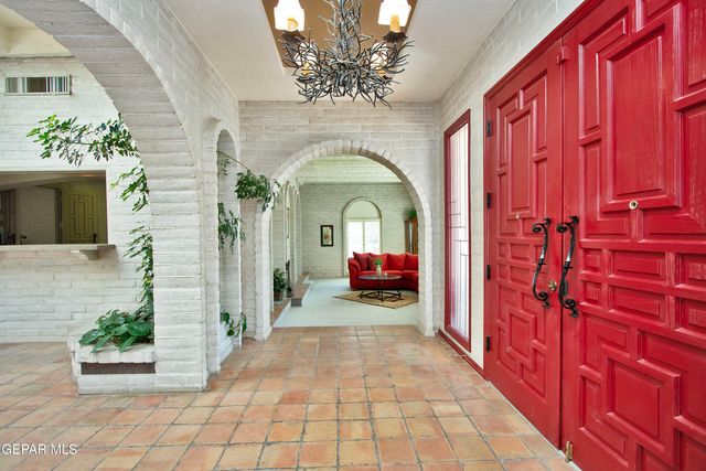 801 Camino De Paz Court, El Paso, TX 79922