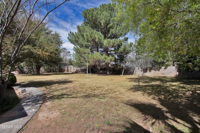 801 Camino De Paz Court, El Paso, TX 79922