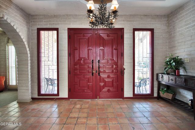 801 Camino De Paz Court, El Paso, TX 79922