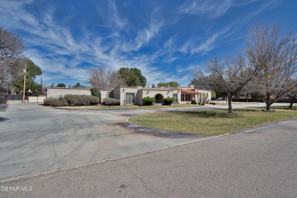 801 Camino De Paz Court, El Paso, TX 79922