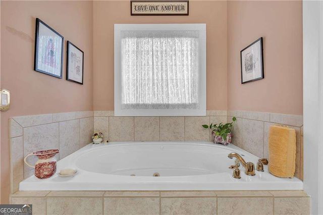 37 Lake Haven Drive, Cartersville, GA 30120