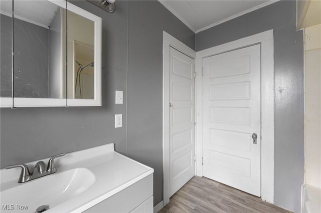 401 Broadway Avenue, Wellsville, OH 43968