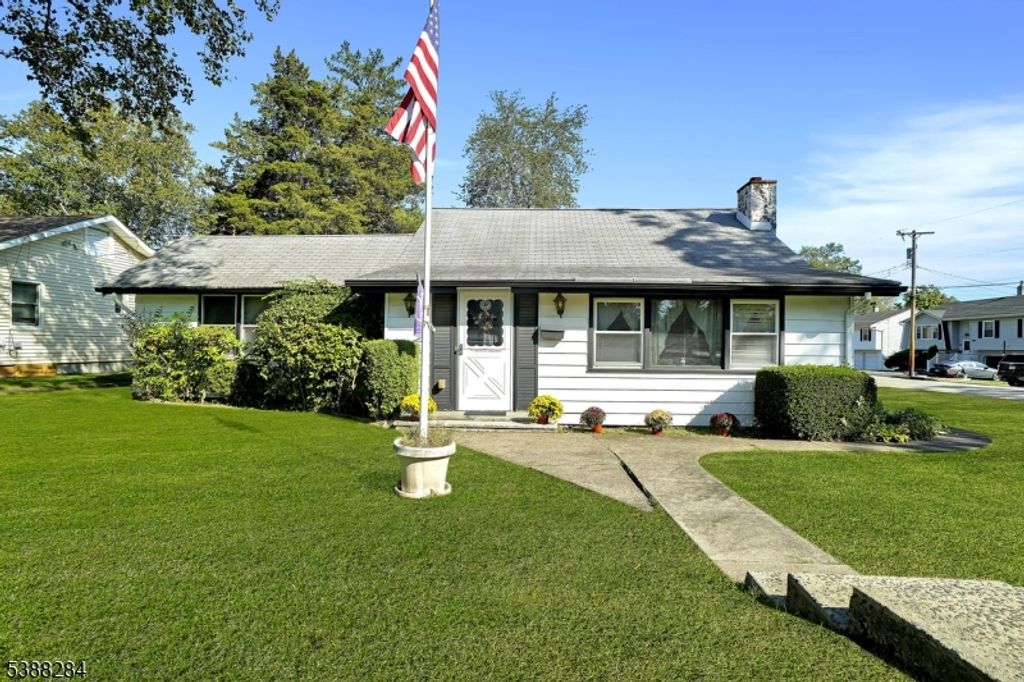 122 Lake Shore Dr, Parsippany-troy Hills Twp., NJ 07034