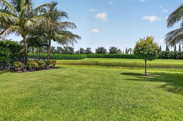 17333 Rainstream Road, Boca Raton, FL 33496