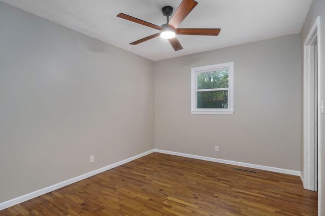 1533 E Broadmoor Street, Springfield, MO 65804