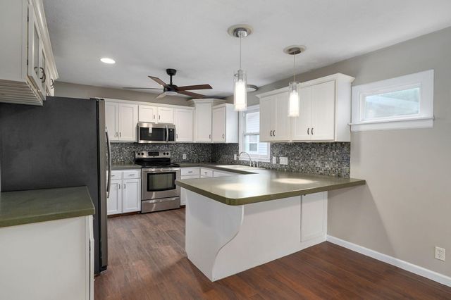 1533 E Broadmoor Street, Springfield, MO 65804