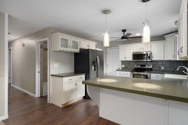 1533 E Broadmoor Street, Springfield, MO 65804