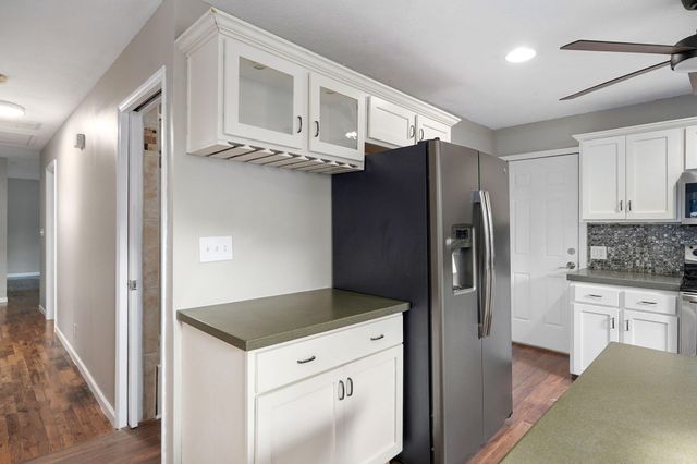 1533 E Broadmoor Street, Springfield, MO 65804