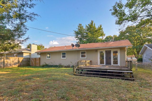 1533 E Broadmoor Street, Springfield, MO 65804
