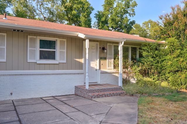 1533 E Broadmoor Street, Springfield, MO 65804