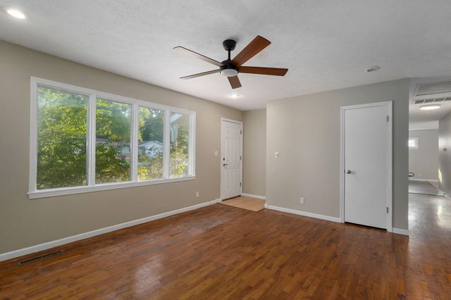 1533 E Broadmoor Street, Springfield, MO 65804