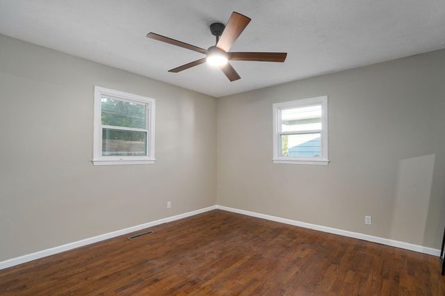1533 E Broadmoor Street, Springfield, MO 65804