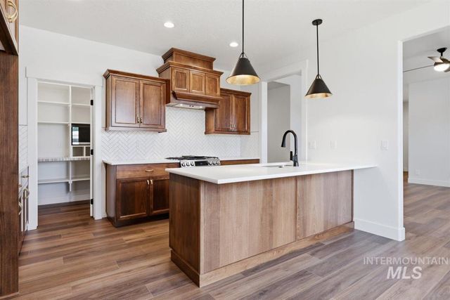 9372 S Sapper Hill Ave, Kuna, ID 83634