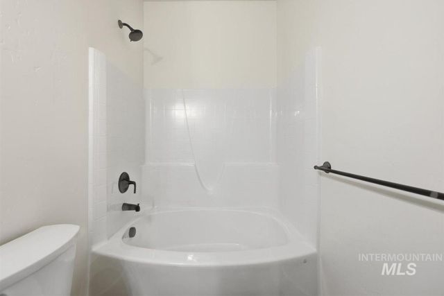 9372 S Sapper Hill Ave, Kuna, ID 83634