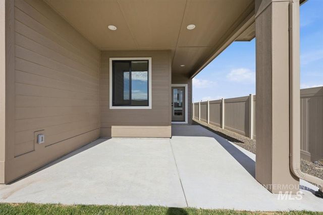 9372 S Sapper Hill Ave, Kuna, ID 83634