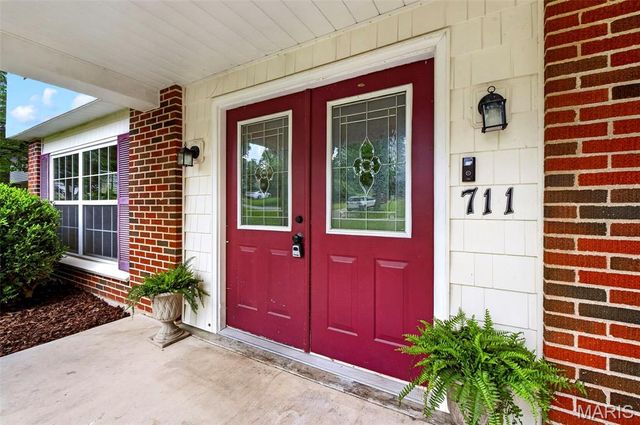 711 Montbrook Drive, O'fallon, MO 63366