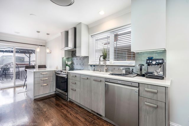 4117 Prairie Avenue, Schiller Park, IL 60176