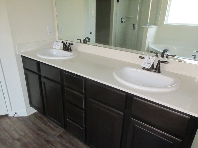 711 Milas Lane, Glenn Heights, TX 75154