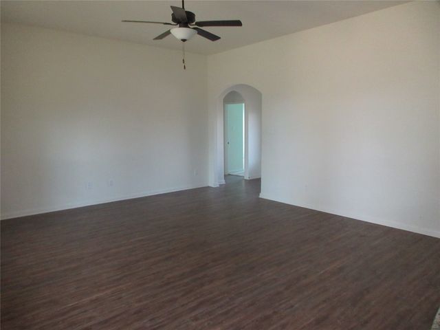 711 Milas Lane, Glenn Heights, TX 75154