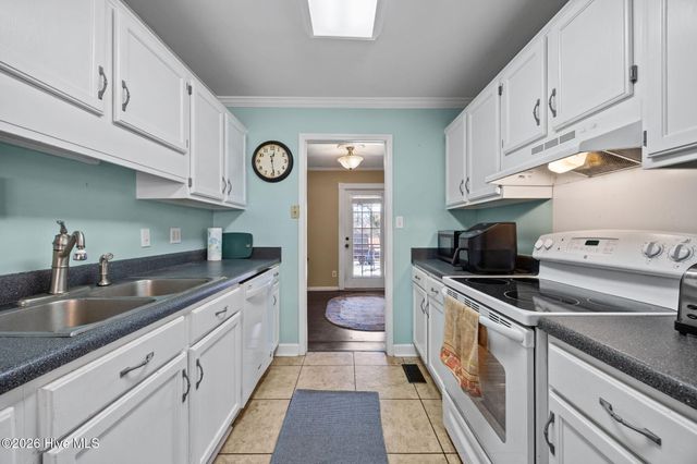 107 Estate Drive, Jacksonville, NC 28540