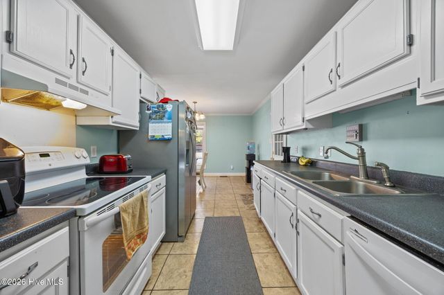 107 Estate Drive, Jacksonville, NC 28540