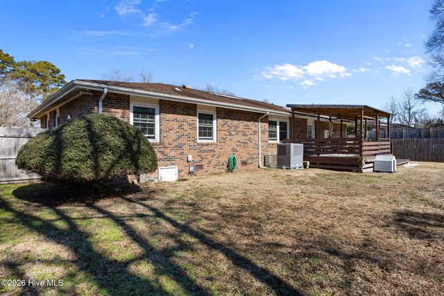 107 Estate Drive, Jacksonville, NC 28540