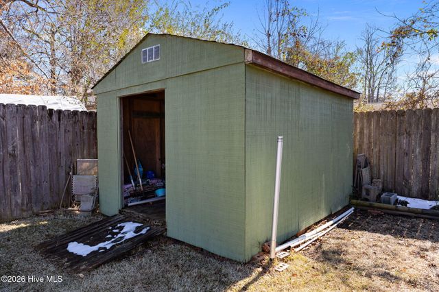 107 Estate Drive, Jacksonville, NC 28540