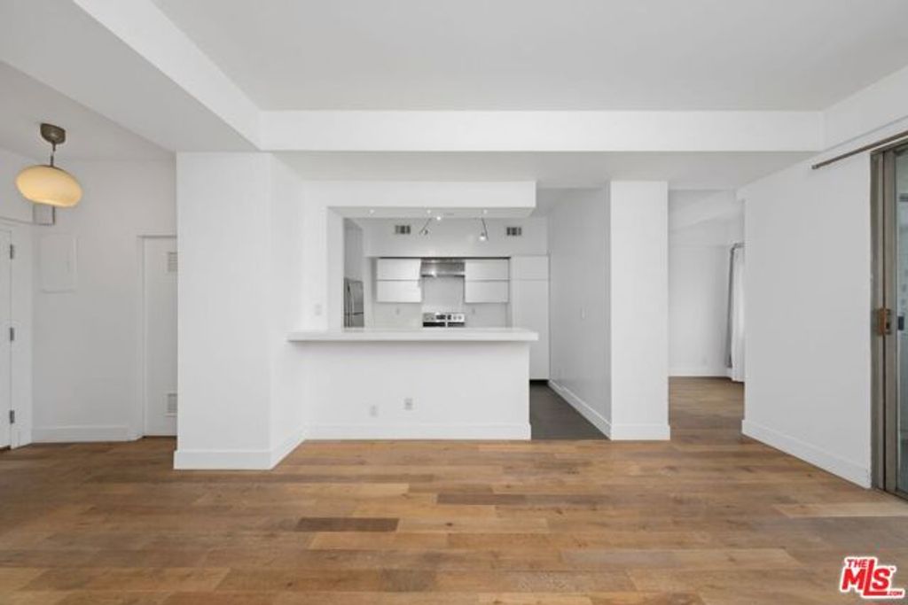 7250 Franklin Avenue 511, Los Angeles, CA 90046