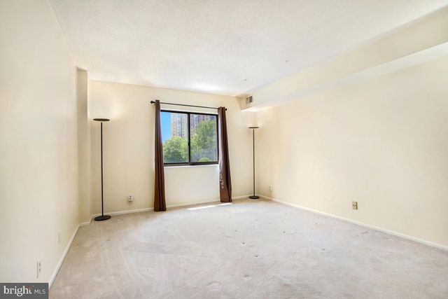 5903 MOUNT EAGLE DR #517, Alexandria, VA 22303