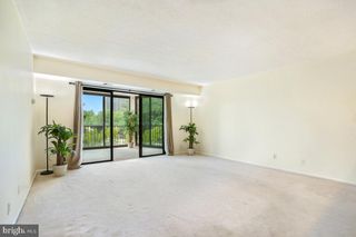 5903 MOUNT EAGLE DR #517, Alexandria, VA 22303