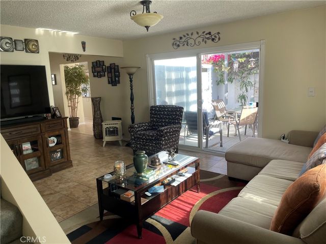 927 W 6th Street, San Pedro, CA 90731