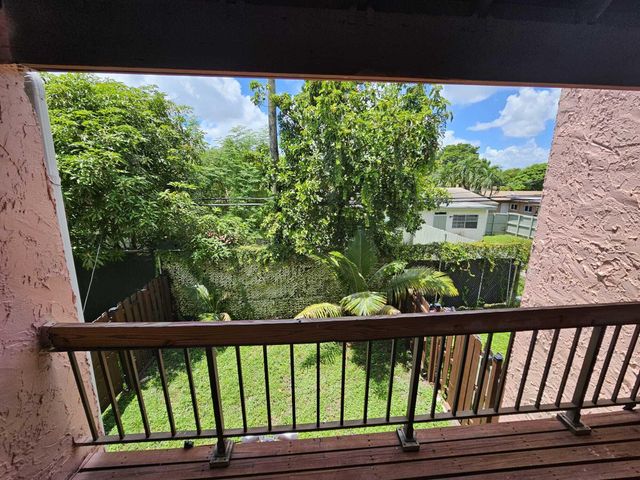 1625 NW 58TH Avenue 7, Lauderhill, FL 33313