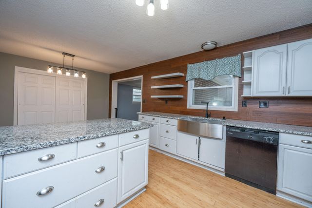 1121 Inverness Lane, Hanahan, SC 29410