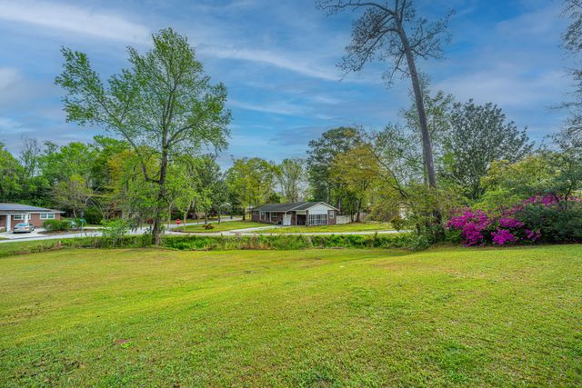 1121 Inverness Lane, Hanahan, SC 29410