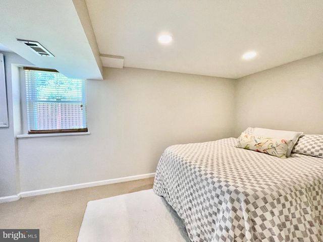 5722 LARPIN LN, Alexandria, VA 22310