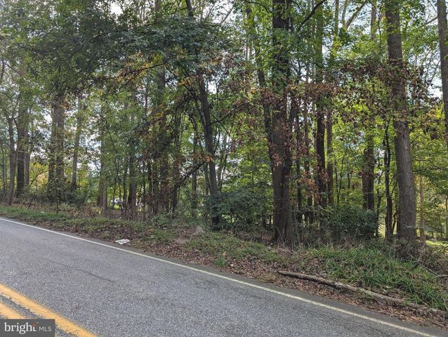 340 S LAKE RD, Spring Grove, PA 17362