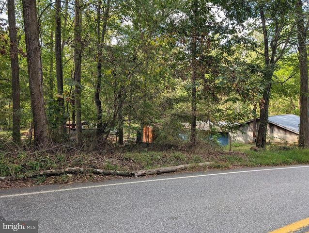 340 S LAKE RD, Spring Grove, PA 17362